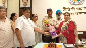 ३० वर्षे निधड्या छातीने क्राईम रिपोर्टिंग! ज्येष्ठ पत्रकार सुभाष पांडे यांचा मिरा-भाईंदरमध्ये खास सन्मान