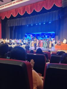 प्रताप सरनाईक फाउंडेशनच्या स्पर्धेत गणेश मंडळांवर बक्षिसांचा वर्षाव; नाट्यगृहातील AC बंद असल्याने पालकमंत्र्यांची प्रशासनावर नाराजी